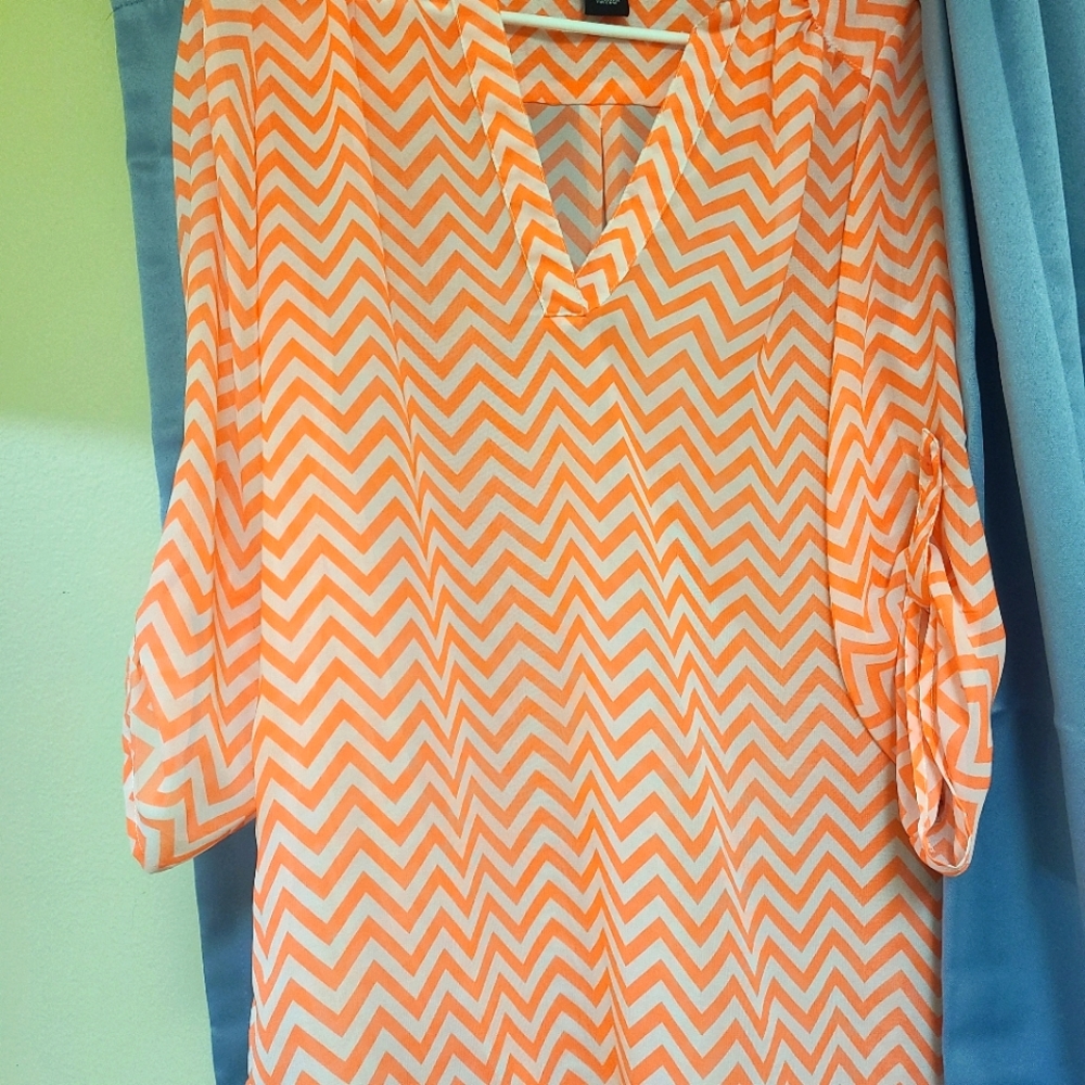 Medium sheer top